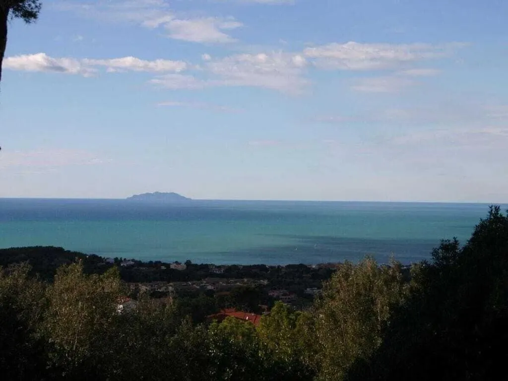 Casina Montenero Comfortable Holiday Residence Italy